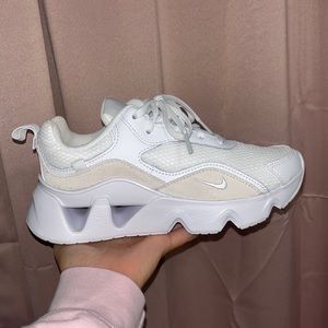 white womens Nike RYZ
